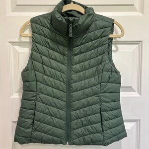 Old Navy Women's Olive Quilted Vest